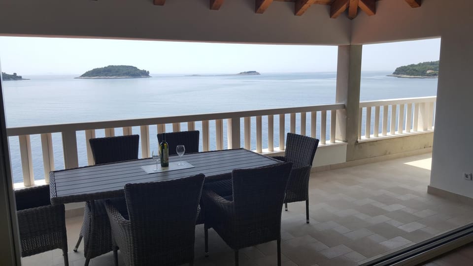 Apartments Kvesic Apartment in Dubrovnik-Neretva County