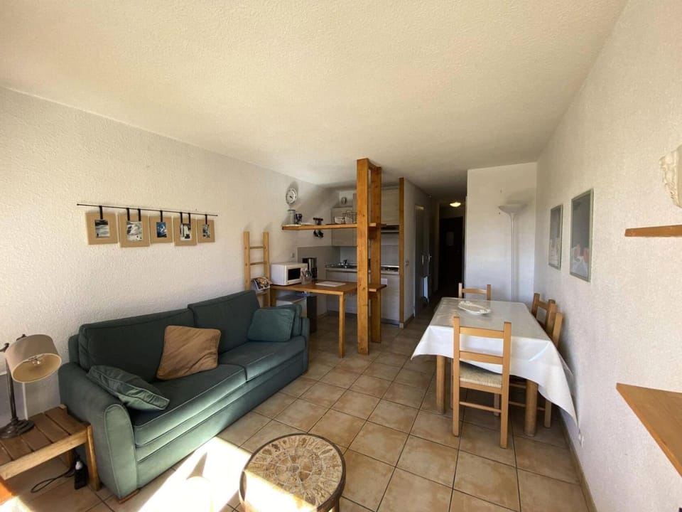 Bed, kitchen