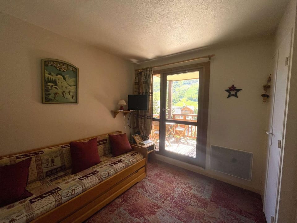 Bed, fireplace, furniture