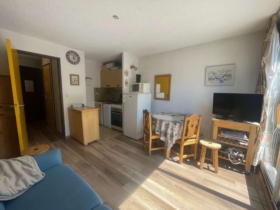 fireplace, kitchen