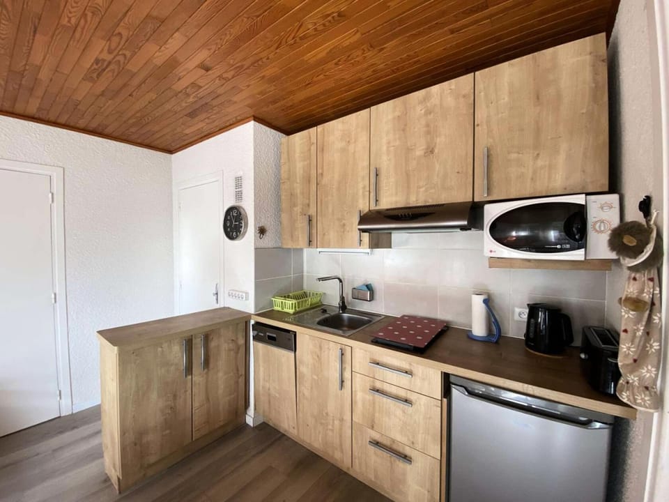 oven, kitchen