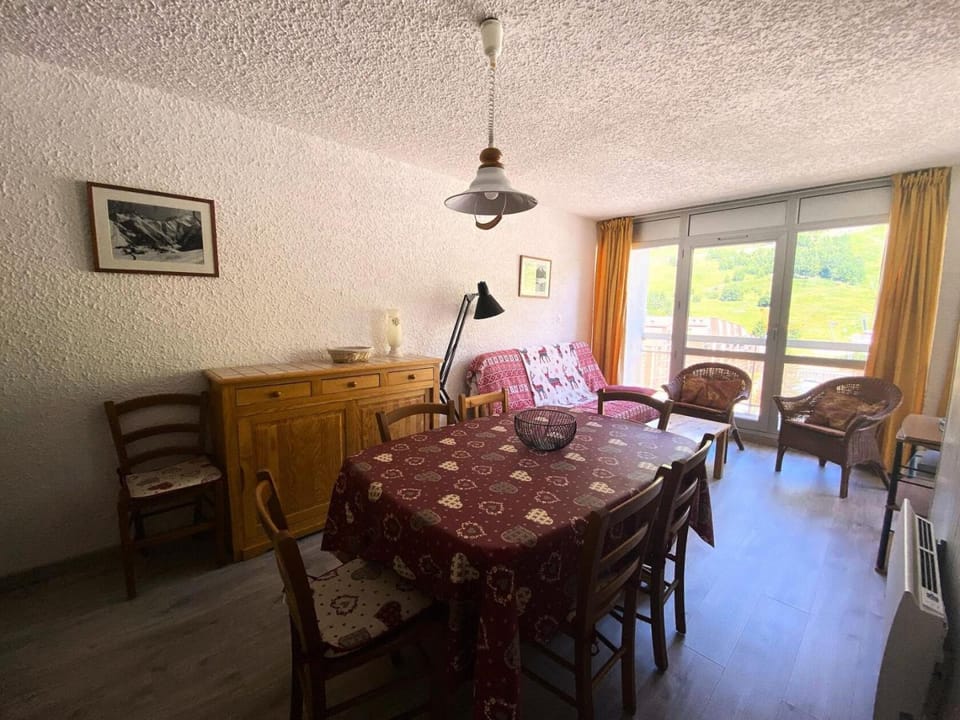 Bed, kitchen