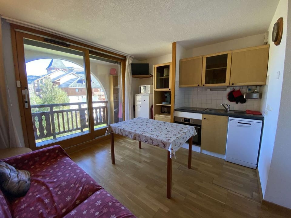 Bed, kitchen