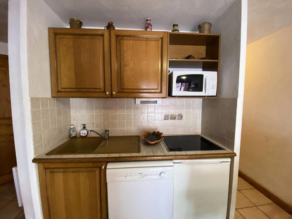 Bathroom, oven, stove, kitchen