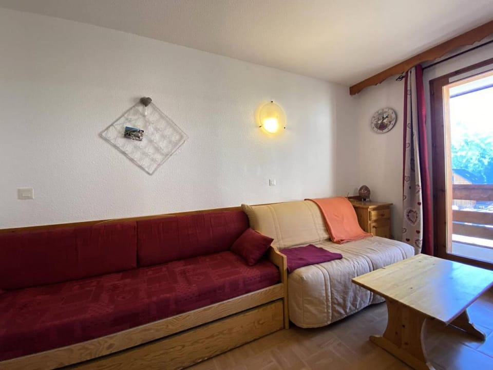 Bed, Living room