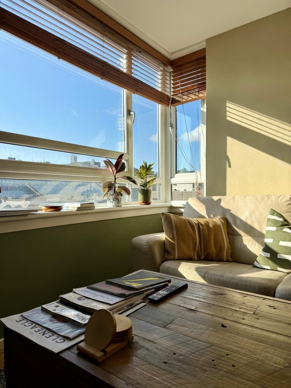 Two bedroom maisonette in the heart of the West End Apartment in Glasgow