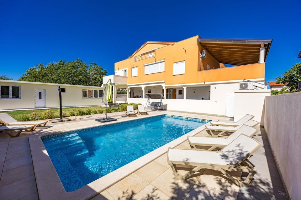 Property building, Swimming pool