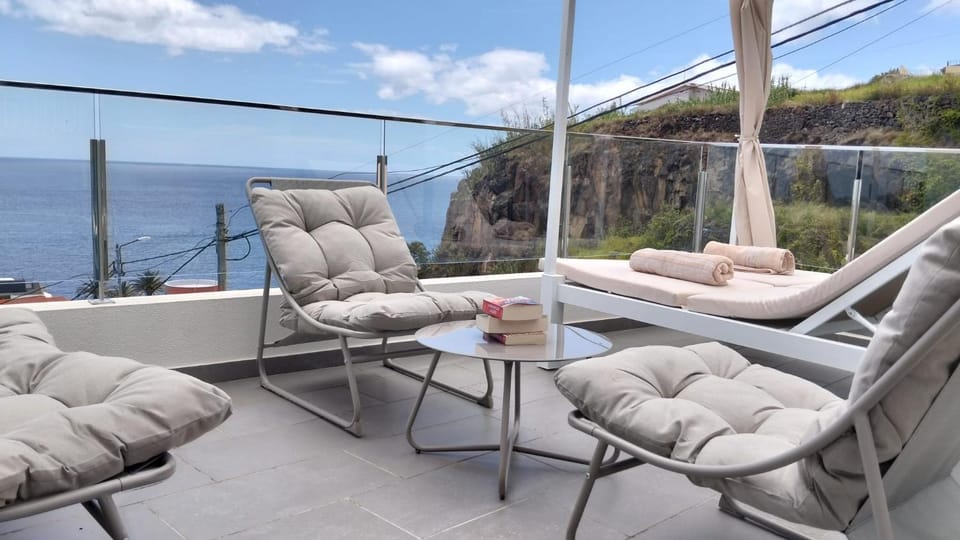JPL Blue Horizon Residential - Casa Blue B & C House in Câmara De Lobos