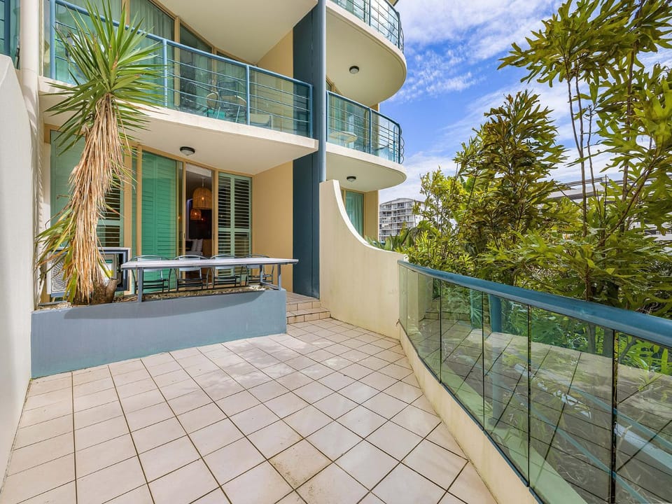Property building, Patio, Day, View (from property/room), Balcony/Terrace