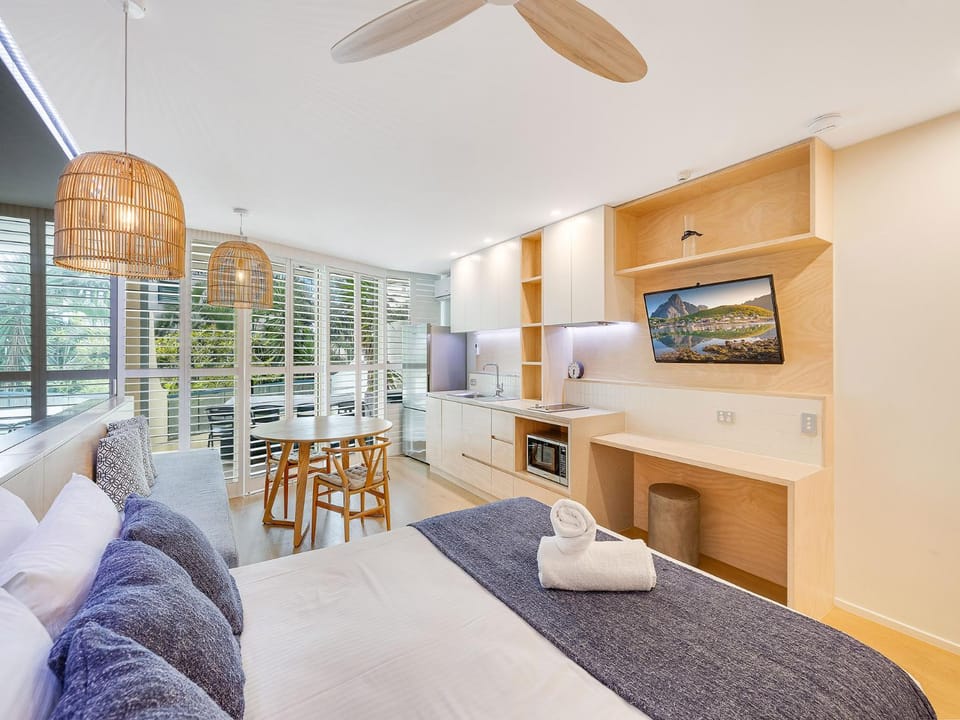 Bed, TV and multimedia, Photo of the whole room, Seating area
