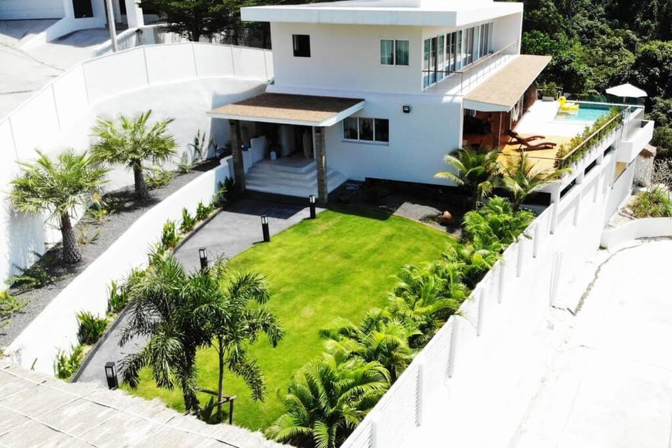SunTien a spectacular 4br beach front pool villa Villa in Ko Pha-ngan Sub-district