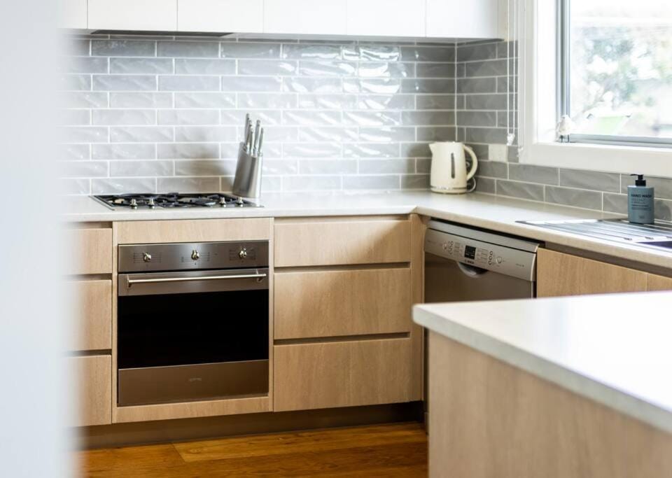 400m walk to Main Beach! Garage - BBQ - Patio House in Ocean Grove