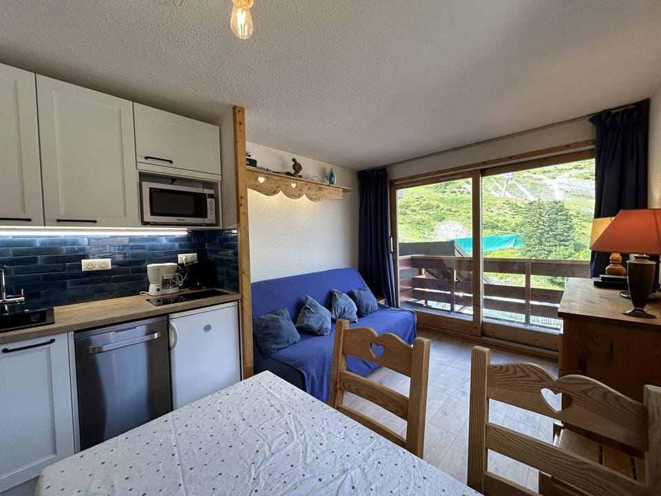 Charmant 2 pièces à Méribel avec balcon et WIFI, pieds des pistes - FR-1-355-260 Apartment in Les Allues