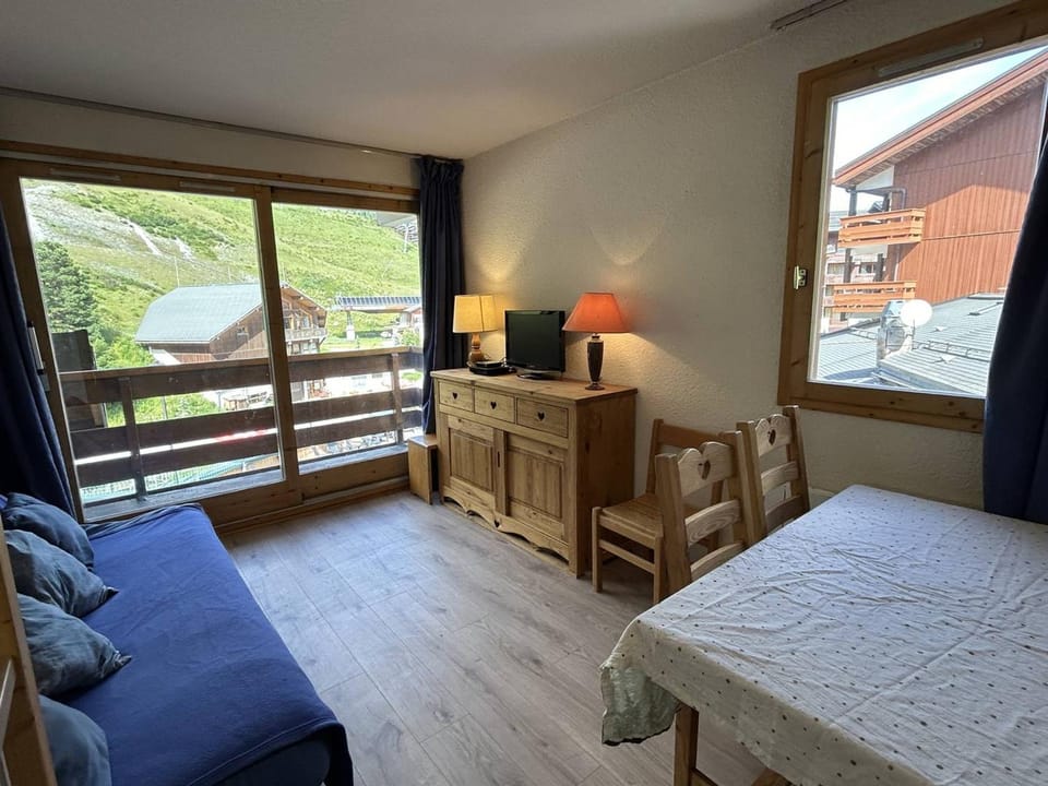 Charmant 2 pièces à Méribel avec balcon et WIFI, pieds des pistes - FR-1-355-260 Apartment in Les Allues