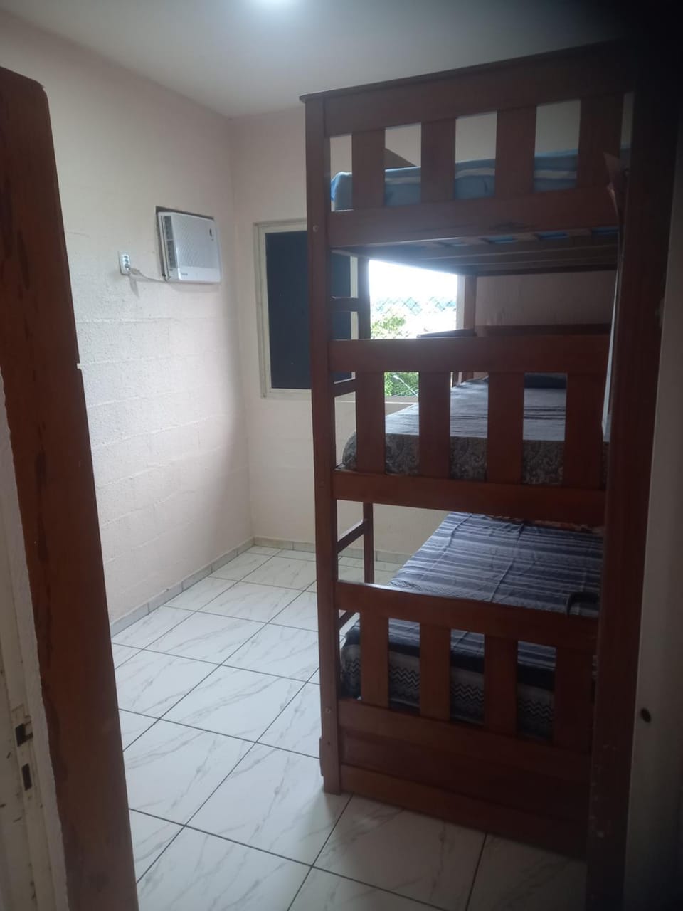 Bedroom, bunk bed
