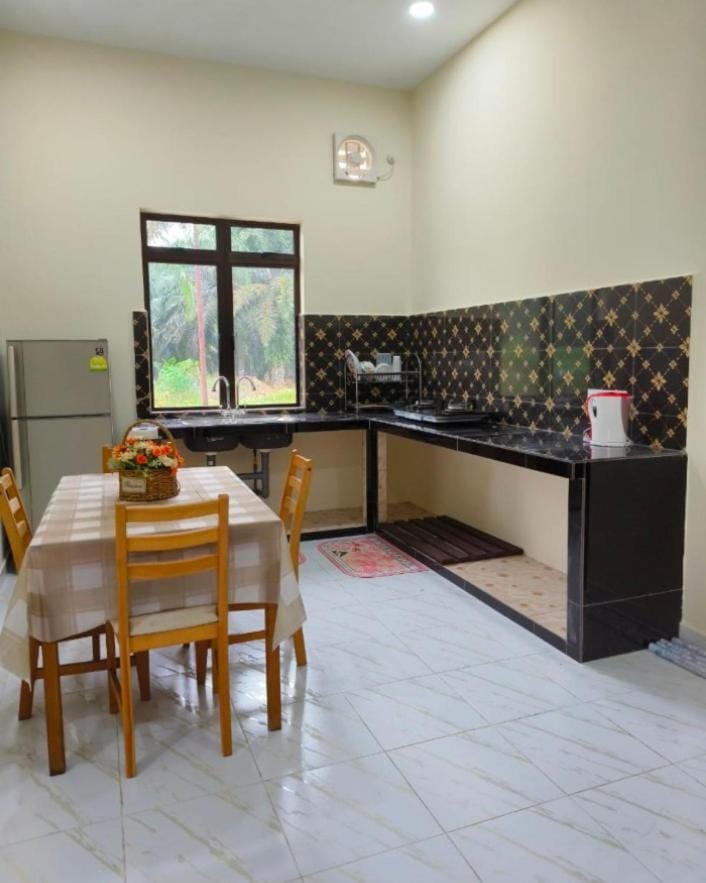 Homestay Merah Jambu UTHM House in Johor