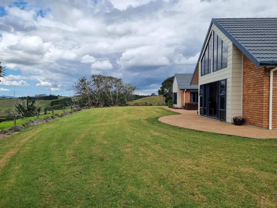 Property building, Natural landscape, Garden view
