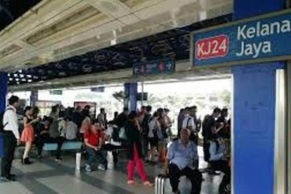Convenient & Luxury Suite with Queen Bed S-23-11A Apartment in Petaling Jaya