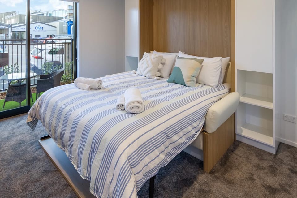 Photo of the whole room, Bedroom, towels