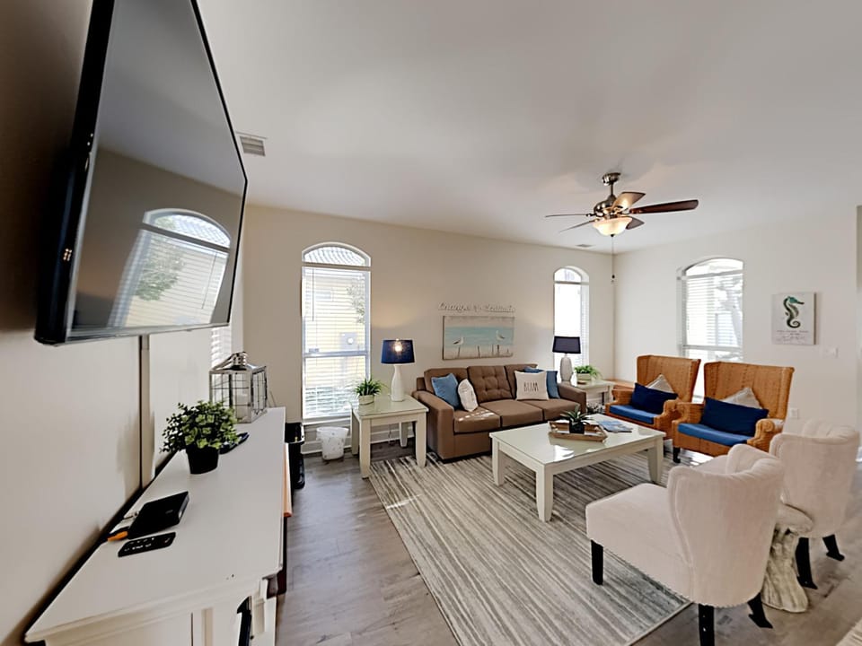 TV and multimedia, Living room, Seating area, furniture