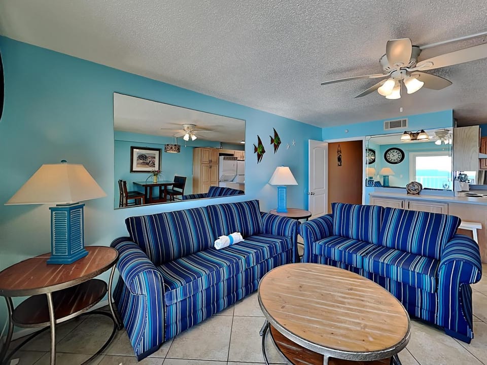 Kitchen or kitchenette, Living room, Seating area, Dining area, Sea view