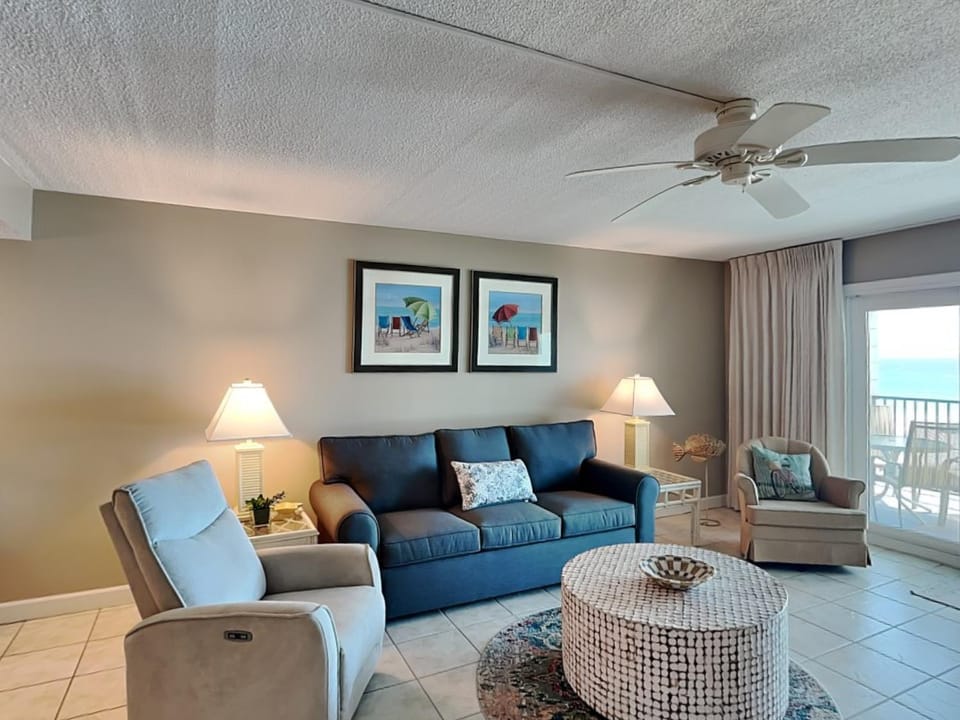 Balcony/Terrace, Living room, Seating area, Sea view, furniture