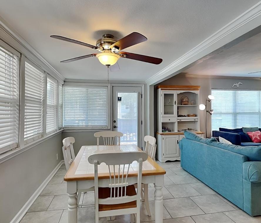 Balcony/Terrace, Living room, Seating area, Dining area, furniture