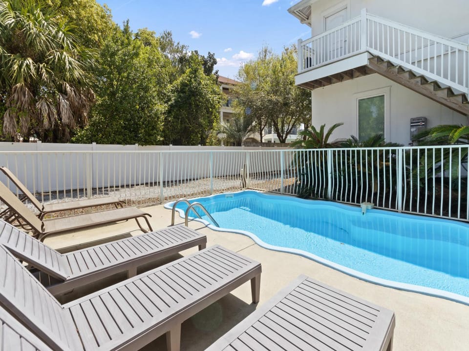Property building, Patio, Garden, Swimming pool