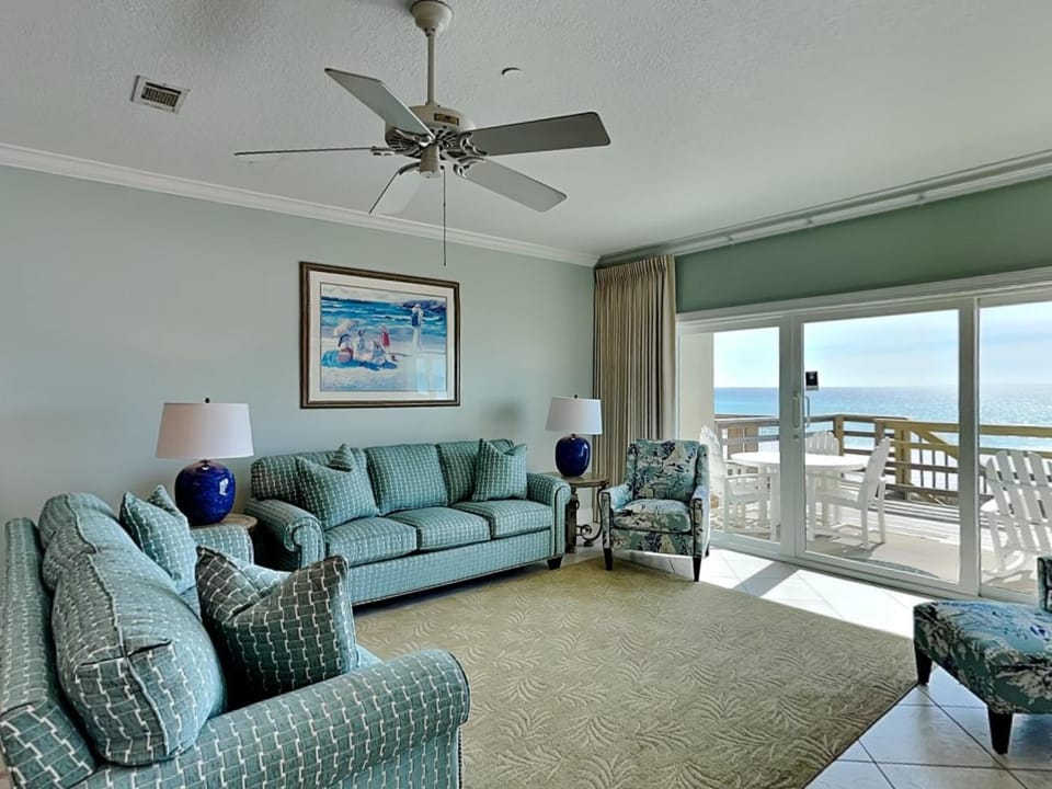 Balcony/Terrace, Living room, Seating area, Sea view, furniture