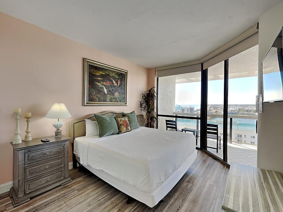 Bed, Balcony/Terrace, Bedroom, City view, furniture
