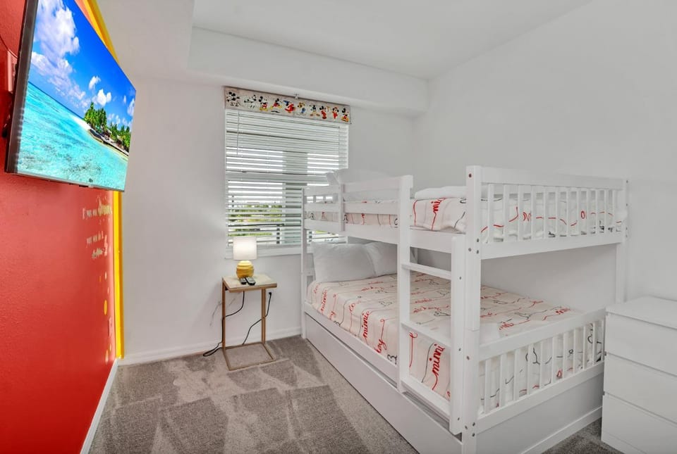 Stylish 2-Bed Condo With Resort Amenities/Patio House in Kissimmee