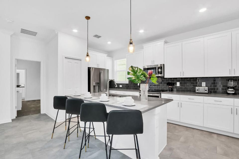 5BR Family Haven Near Disney with Private Pool House in Kissimmee