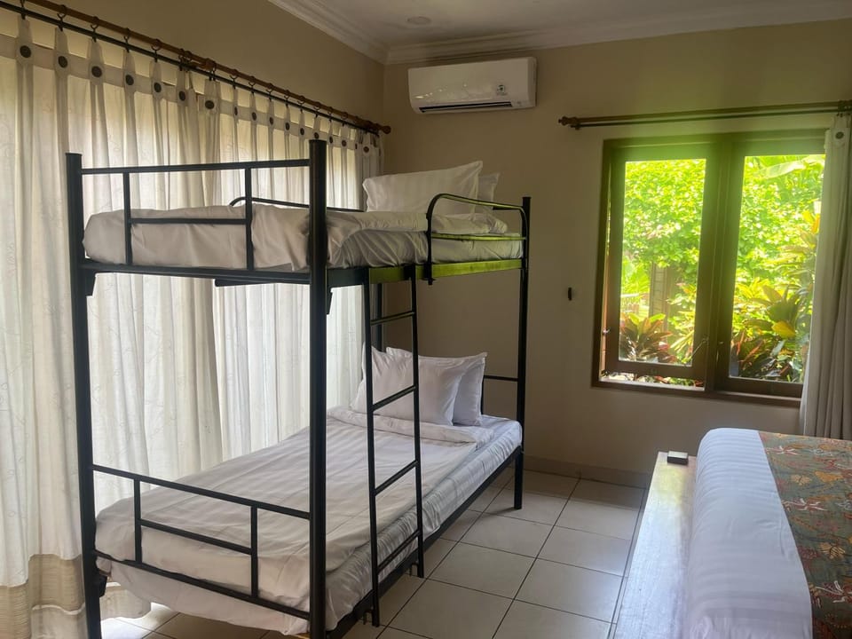 Bali Hai Island Resort Jembrana Bed and Breakfast in Pekutatan