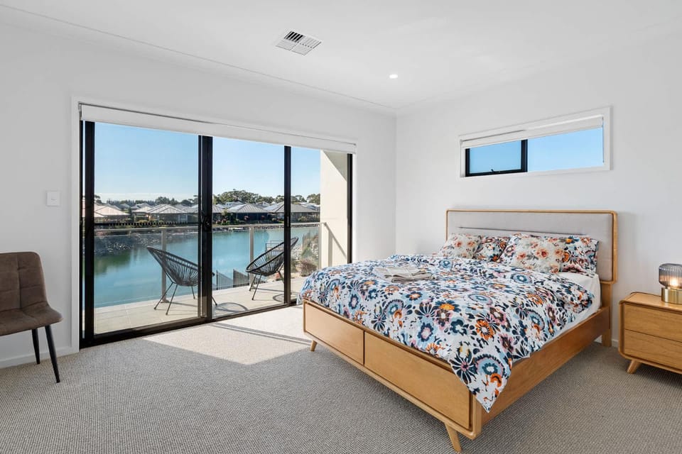 4-13 Central Dr Victor Harbor-No Linen Included House in Encounter Bay