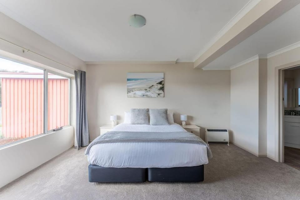 Cosy and Comfortable Unit with Parking & Wifi Apartment in Devonport