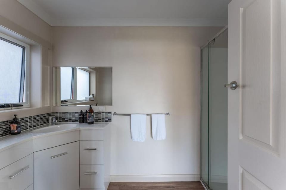 Cosy and Comfortable Unit with Parking & Wifi Apartment in Devonport