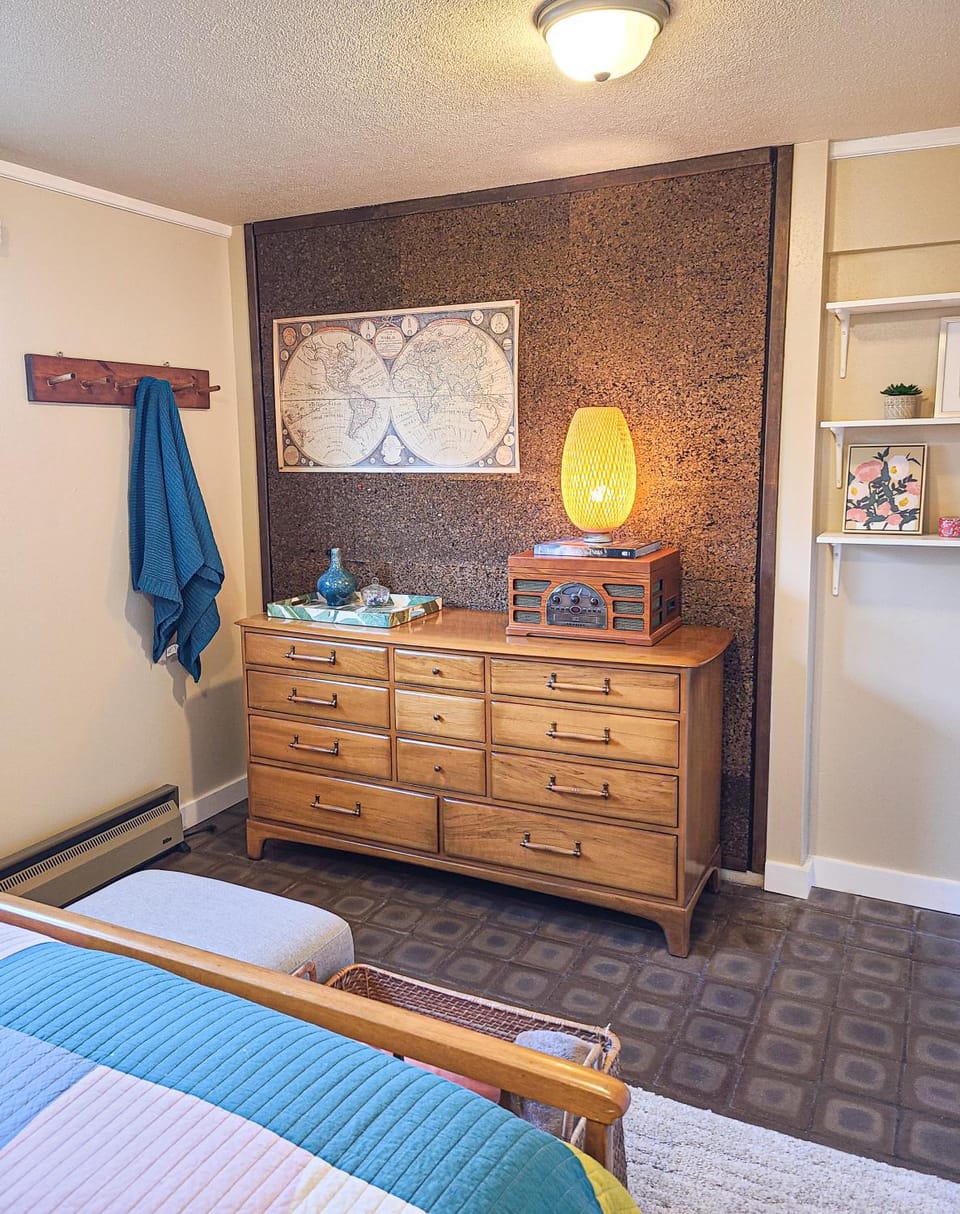 Decorative detail, Bedroom, furniture, storage