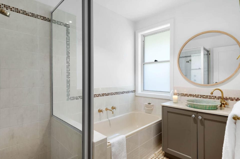 Shower, Bathroom, Bath, towels