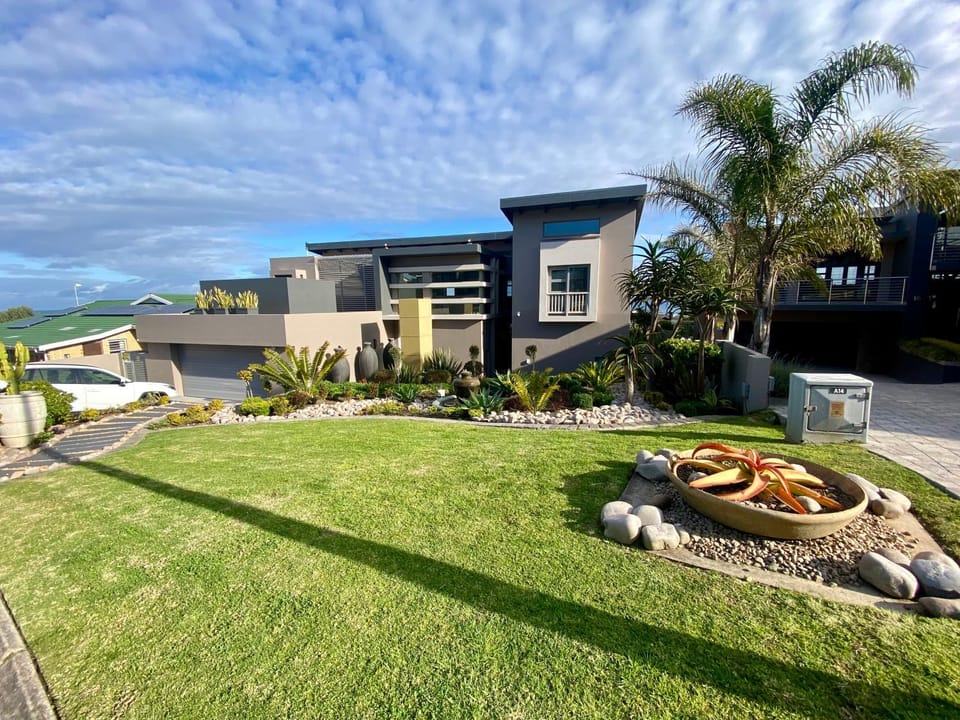 Property building, Garden, Garden