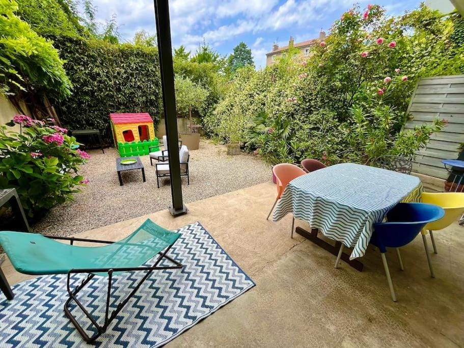 Garden, Garden view