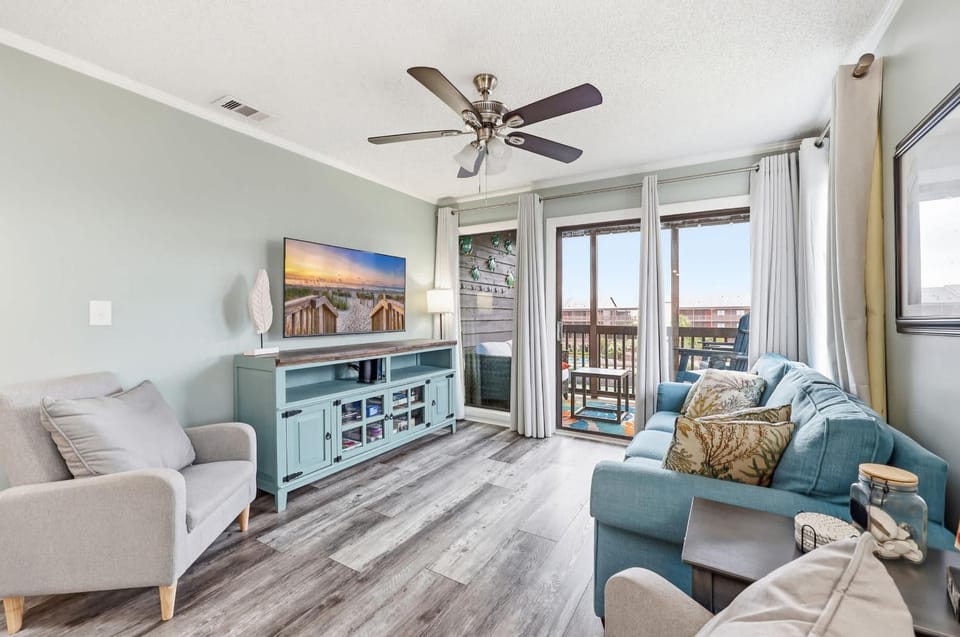 Sea Blue Suite at Tilghman w Pool and Pickleball House in North Myrtle Beach
