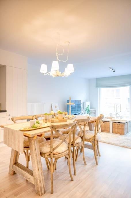 Seaside Serenity Cozy 2-BR Escape Apartment in Flanders