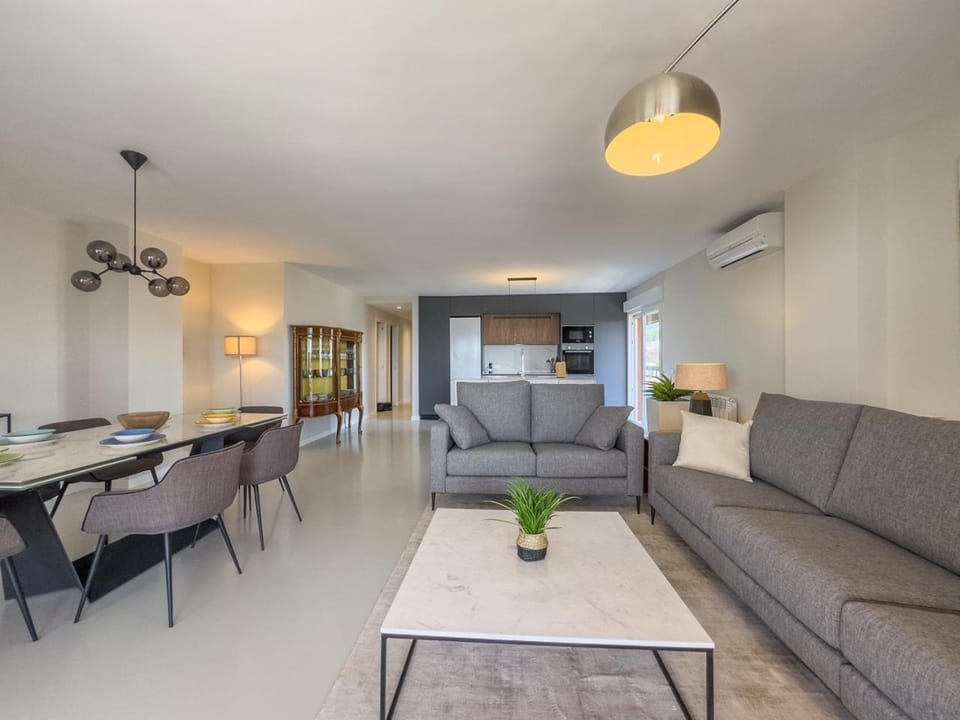 Kitchen or kitchenette, Living room, Dining area