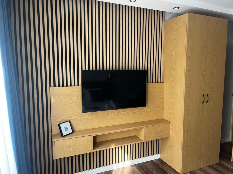 TV and multimedia, wardrobe