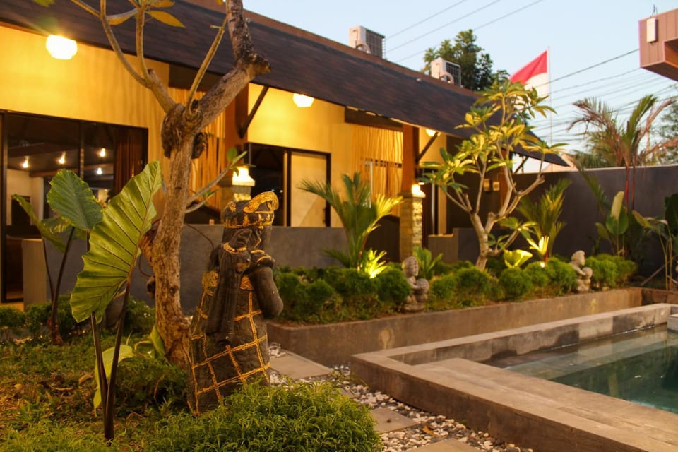 Property building, Garden, Garden view, Pool view, Swimming pool