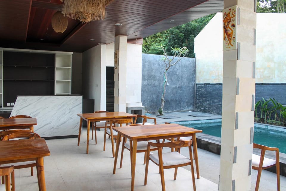 Restaurant/places to eat, View (from property/room), Lobby or reception, Swimming pool