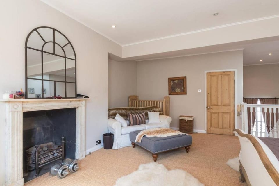 Stylish 1-bed with a Roof Terrace Apartment in City of Westminster