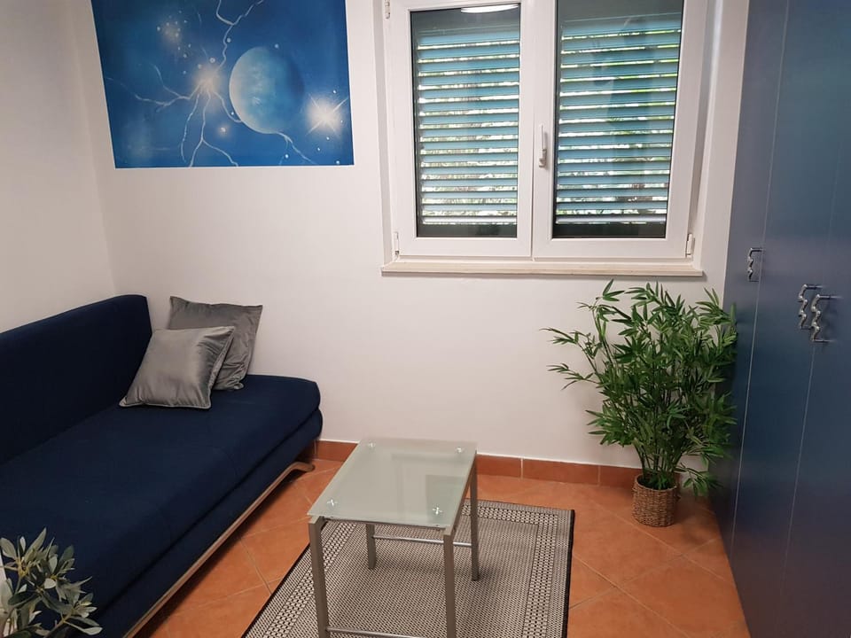 Other, Seating area