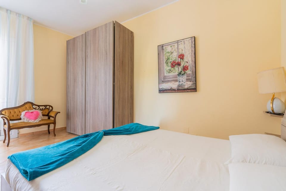 Living room, Bedroom