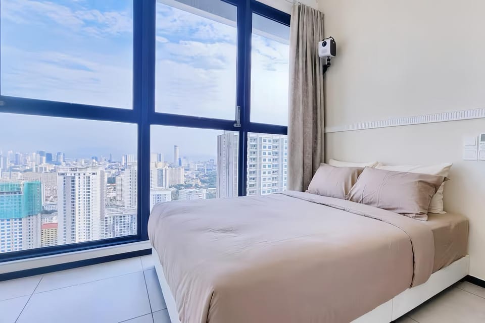 Bed, Photo of the whole room, Bedroom, City view
